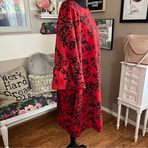 Red black dress with ruffle bell sleeves size 3x - Picture 5 of 6